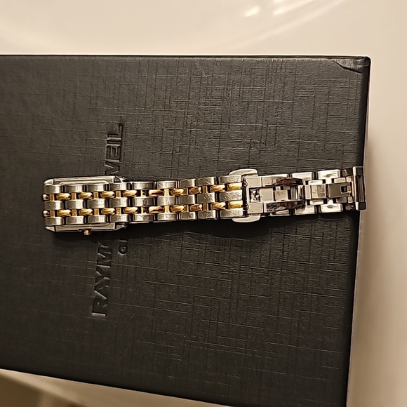Authentic Raymond Weil Mother of Pearl dial Tango Sapphire Crystal 18mm watch . - Picture 8 of 10